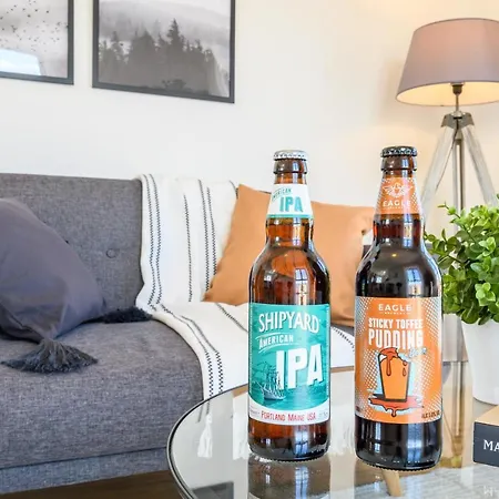 Apartment Charlton Heights - 2 Bedroom Apartment Near Cribbs Causeway *